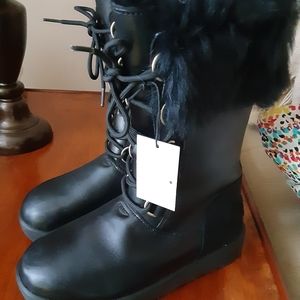 NWT Ugg Aya waterproof boots with vibram arctic grip sole